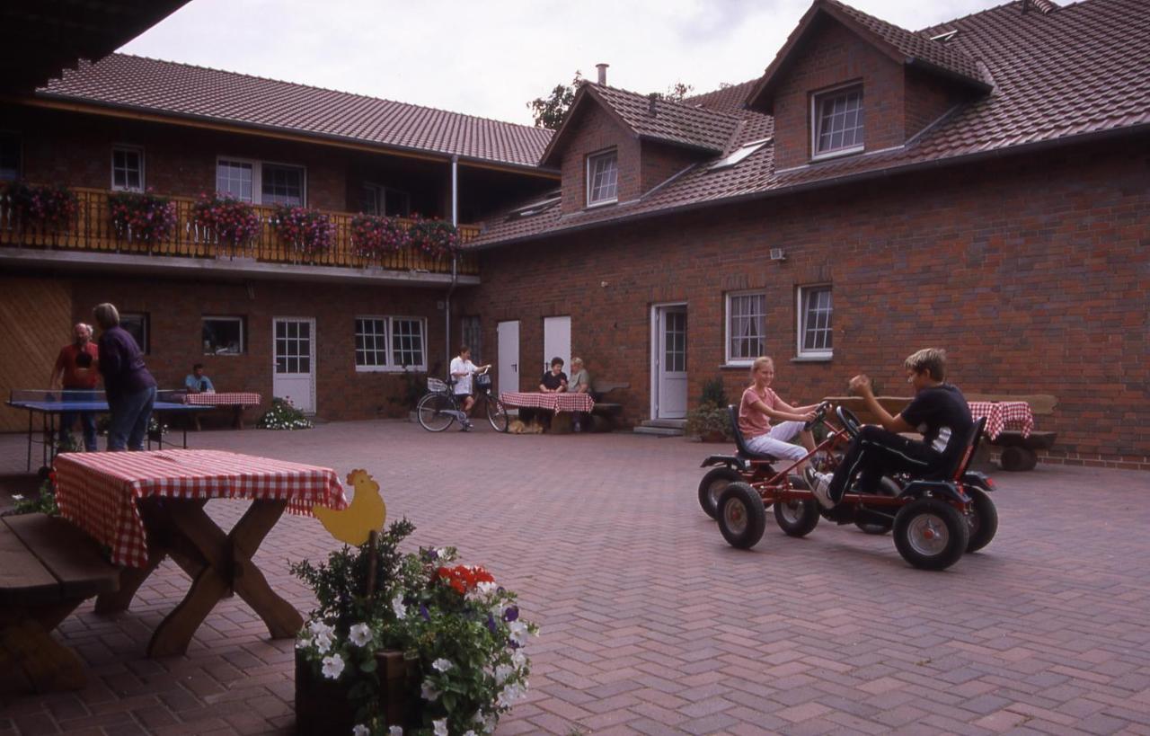 Ferienhof Meyer Landhotel Petershagen Extérieur photo