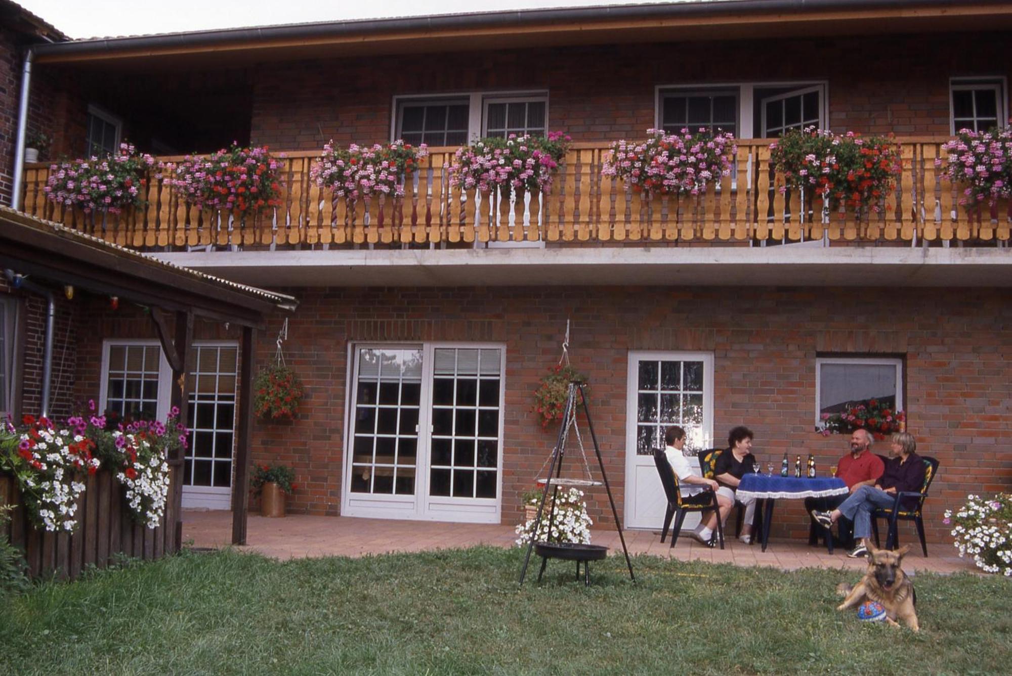 Ferienhof Meyer Landhotel Petershagen Extérieur photo
